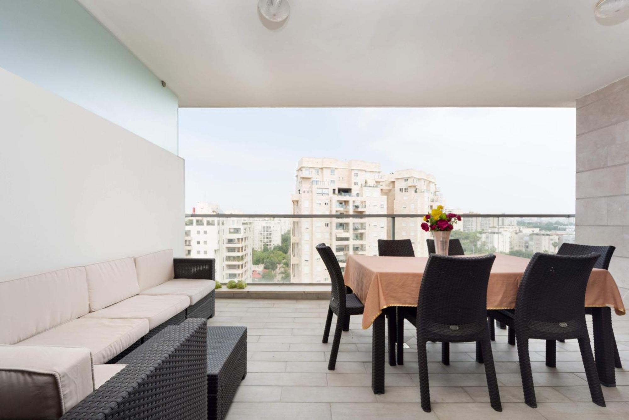 Urban Gem With Outdoor Lounge By Sea N' Rent Leilighet Tel Aviv Eksteriør bilde